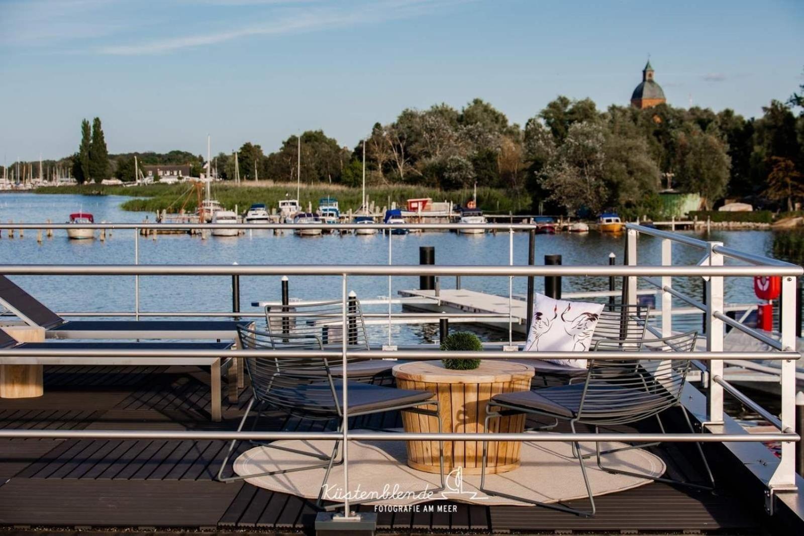 Hotel Hausboot Kranichnest Ribnitz-Damgarten Exterior foto